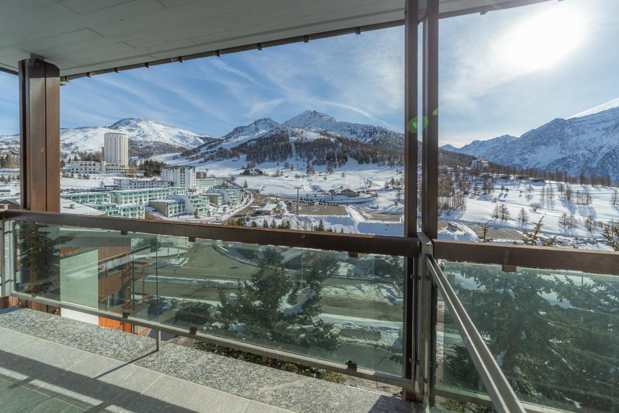 Hotel Gran Roc Sestriere Esterno foto